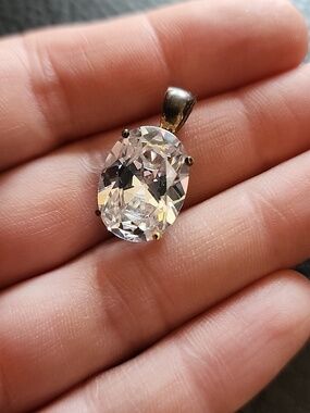 VYG Crystal Sterling Oval Pendant - Clear Stone